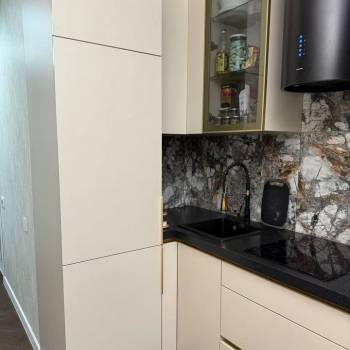 Продается 1-комнатная квартира, 38 м²