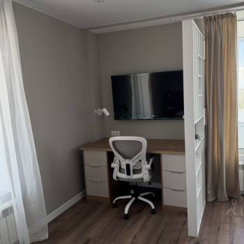 Сдается 1-комнатная квартира, 66 м²