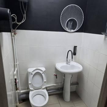 Продается Нежилое помещение, 140 м²