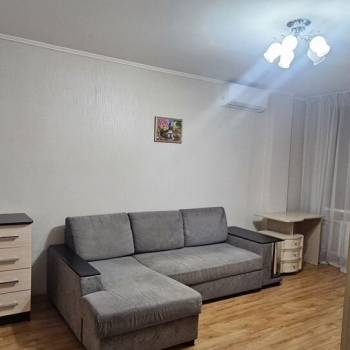 Сдается 1-комнатная квартира, 50 м²