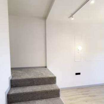 Продается Многокомнатная квартира, 145 м²
