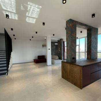 Продается Многокомнатная квартира, 145 м²