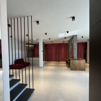 Продается Многокомнатная квартира, 145 м²