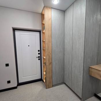 Продается 1-комнатная квартира, 42 м²