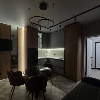Продается 1-комнатная квартира, 42 м²