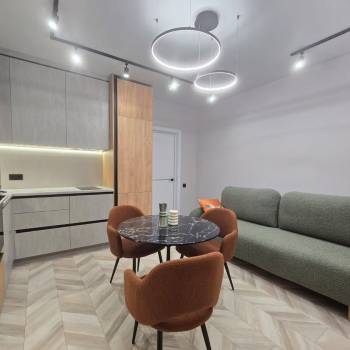 Продается 1-комнатная квартира, 42 м²
