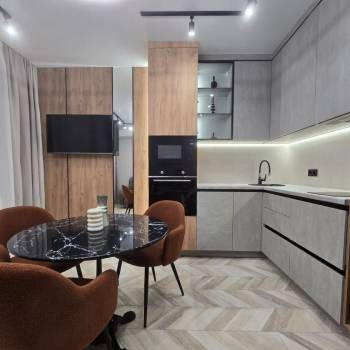 Продается 1-комнатная квартира, 42 м²