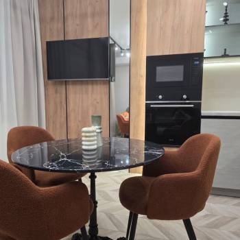 Продается 1-комнатная квартира, 42 м²