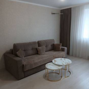 Продается 1-комнатная квартира, 45 м²