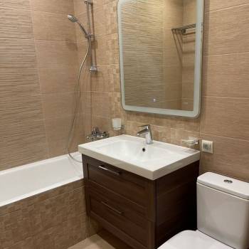 Сдается 1-комнатная квартира, 56 м²