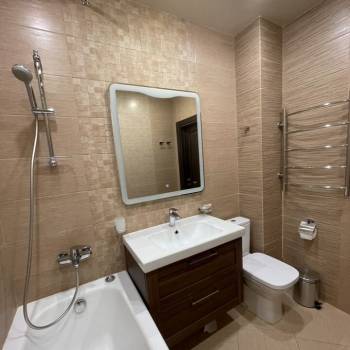 Сдается 1-комнатная квартира, 56 м²