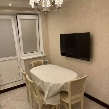 Сдается 1-комнатная квартира, 56 м²