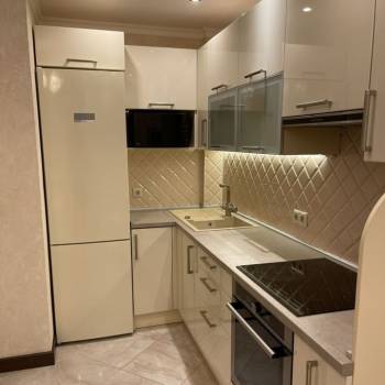Сдается 1-комнатная квартира, 56 м²
