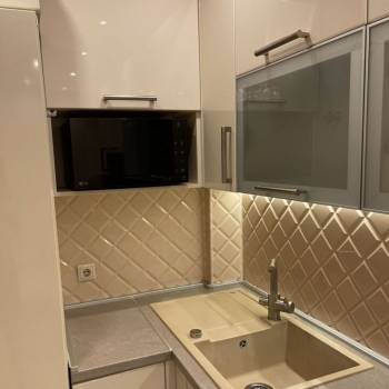 Сдается 1-комнатная квартира, 56 м²