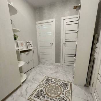 Продается 1-комнатная квартира, 43 м²
