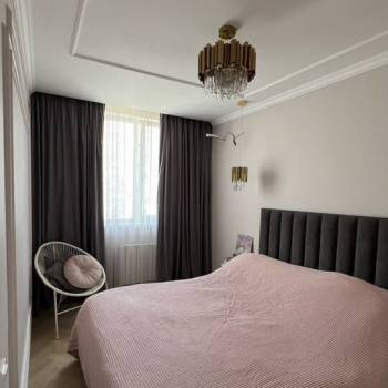 Продается 1-комнатная квартира, 42 м²