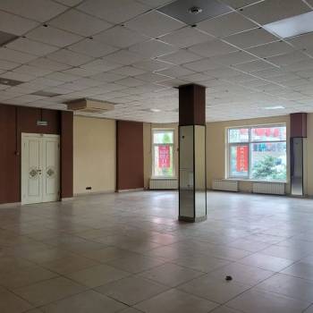 Сдается Нежилое помещение, 185 м²
