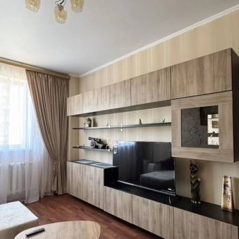 Сдается 1-комнатная квартира, 38 м²
