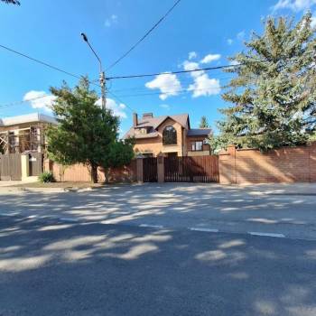 Продается Дом, 205 м²