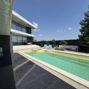 Продается Дом, 470 м²