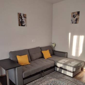 Сдается 2-х комнатная квартира, 65 м²
