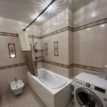 Сдается 2-х комнатная квартира, 65 м²