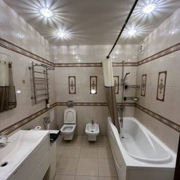 Сдается 2-х комнатная квартира, 65 м²