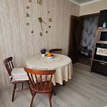 Сдается Многокомнатная квартира, 64 м²