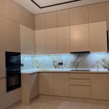Продается 1-комнатная квартира, 50,7 м²