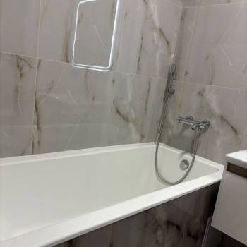 Продается 1-комнатная квартира, 50,7 м²
