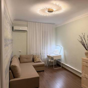 Продается Многокомнатная квартира, 74 м²