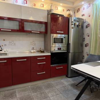 Продается Многокомнатная квартира, 74 м²