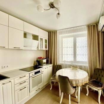 Продается 1-комнатная квартира, 50 м²