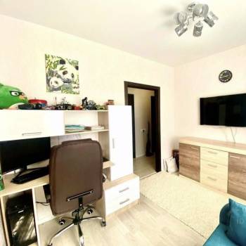Продается 1-комнатная квартира, 50 м²