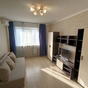 Продается 1-комнатная квартира, 35 м²