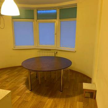 Сдается 2-х комнатная квартира, 77 м²