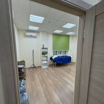 Сдается Нежилое помещение, 140 м²
