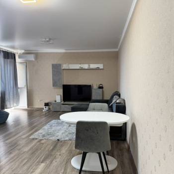 Продается 1-комнатная квартира, 40 м²