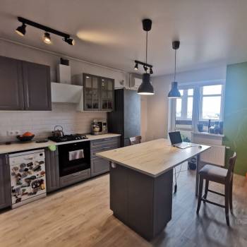 Сдается 2-х комнатная квартира, 73 м²