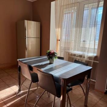 Сдается 2-х комнатная квартира, 89 м²