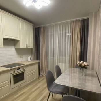 Сдается 2-х комнатная квартира, 65 м²