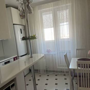 Сдается 1-комнатная квартира, 37 м²