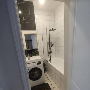 Продается 1-комнатная квартира, 63 м²