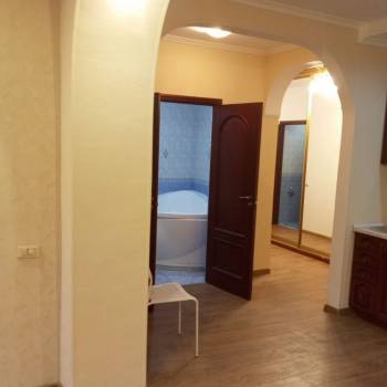 Продается 1-комнатная квартира, 55,4 м²