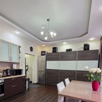 Сдается 1-комнатная квартира, 55 м²