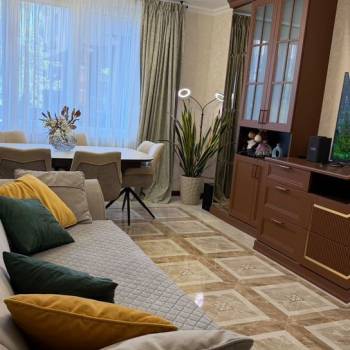 Продается Многокомнатная квартира, 115,9 м²