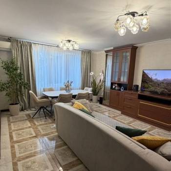 Продается Многокомнатная квартира, 115,9 м²