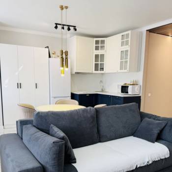 Сдается 1-комнатная квартира, 56 м²
