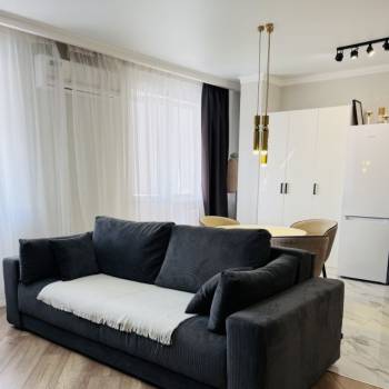 Сдается 1-комнатная квартира, 56 м²