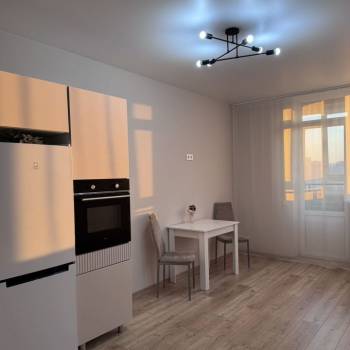 Сдается 1-комнатная квартира, 42 м²